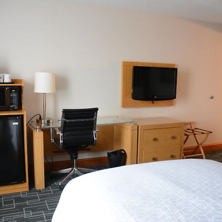 Holiday Inn Express Stamford, An Ihg Hotel Экстерьер фото