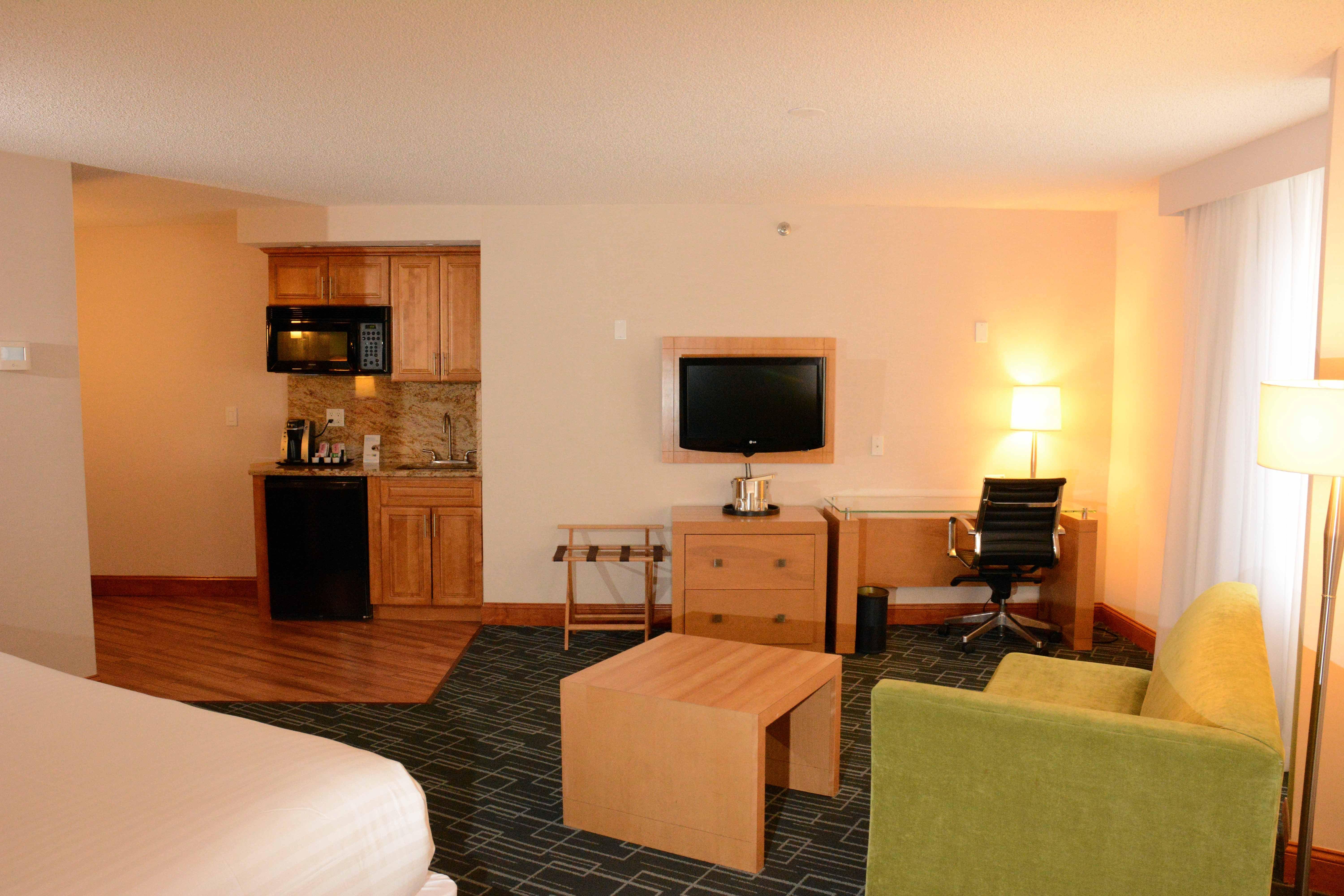 Holiday Inn Express Stamford, An Ihg Hotel Экстерьер фото