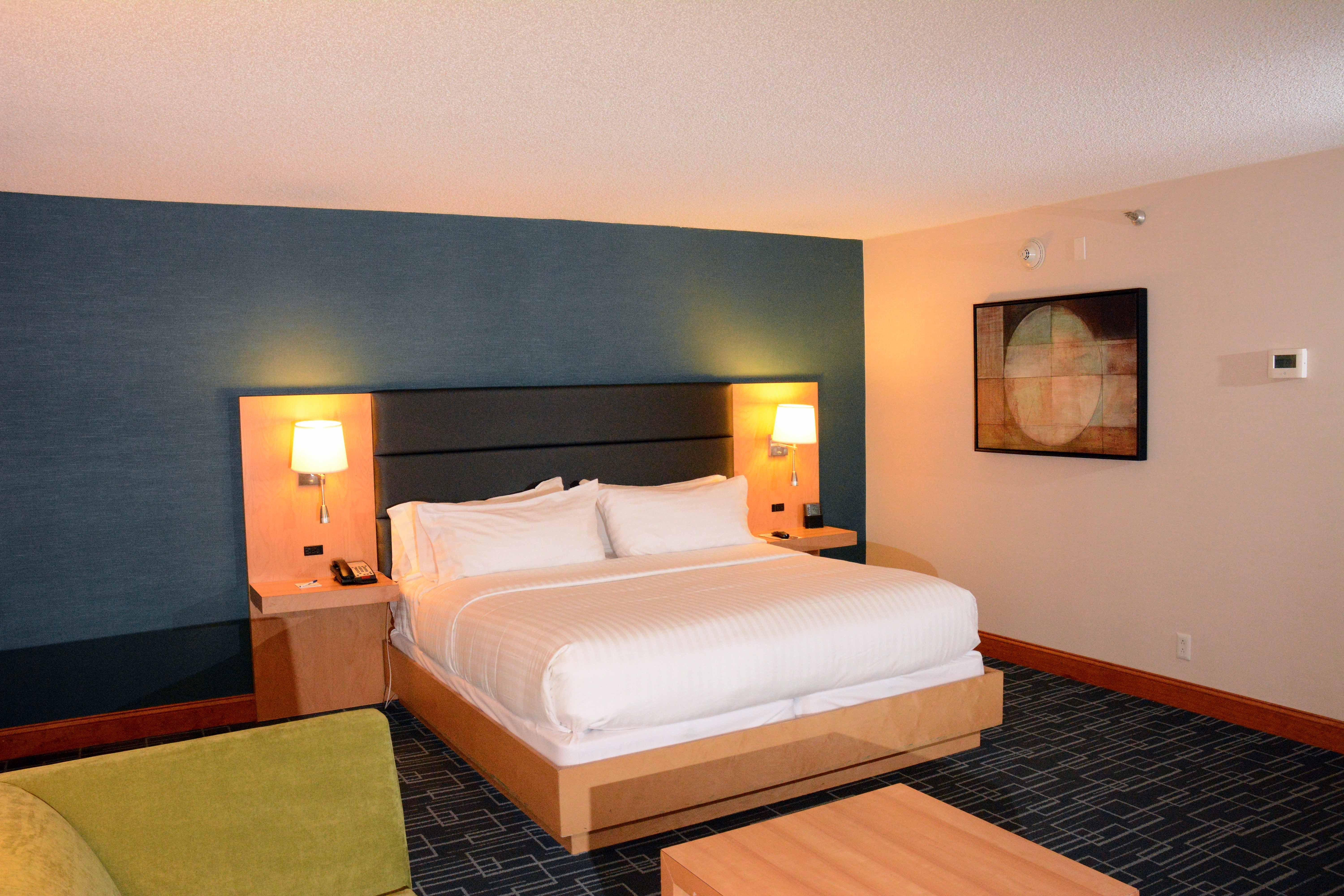 Holiday Inn Express Stamford, An Ihg Hotel Экстерьер фото