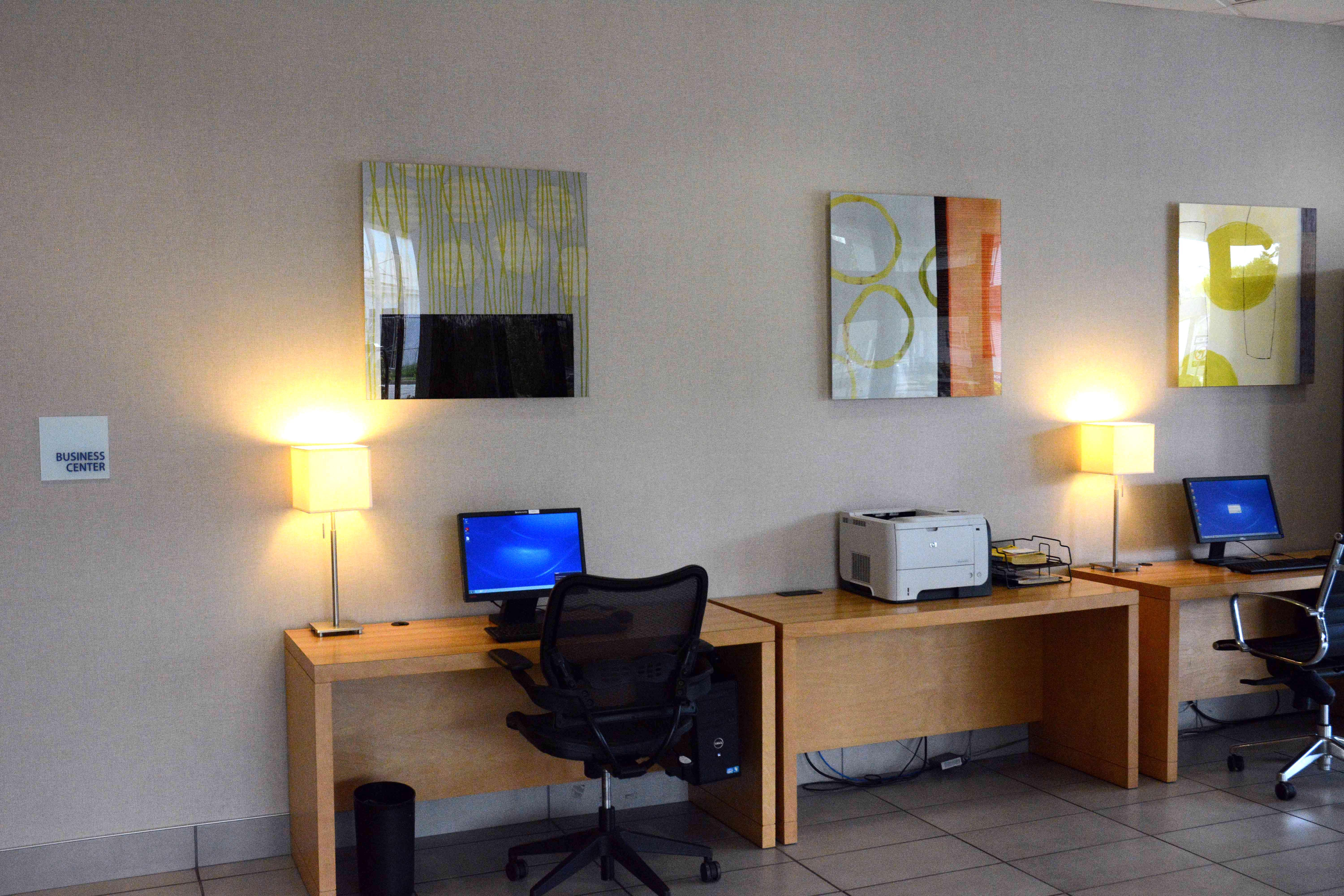 Holiday Inn Express Stamford, An Ihg Hotel Экстерьер фото