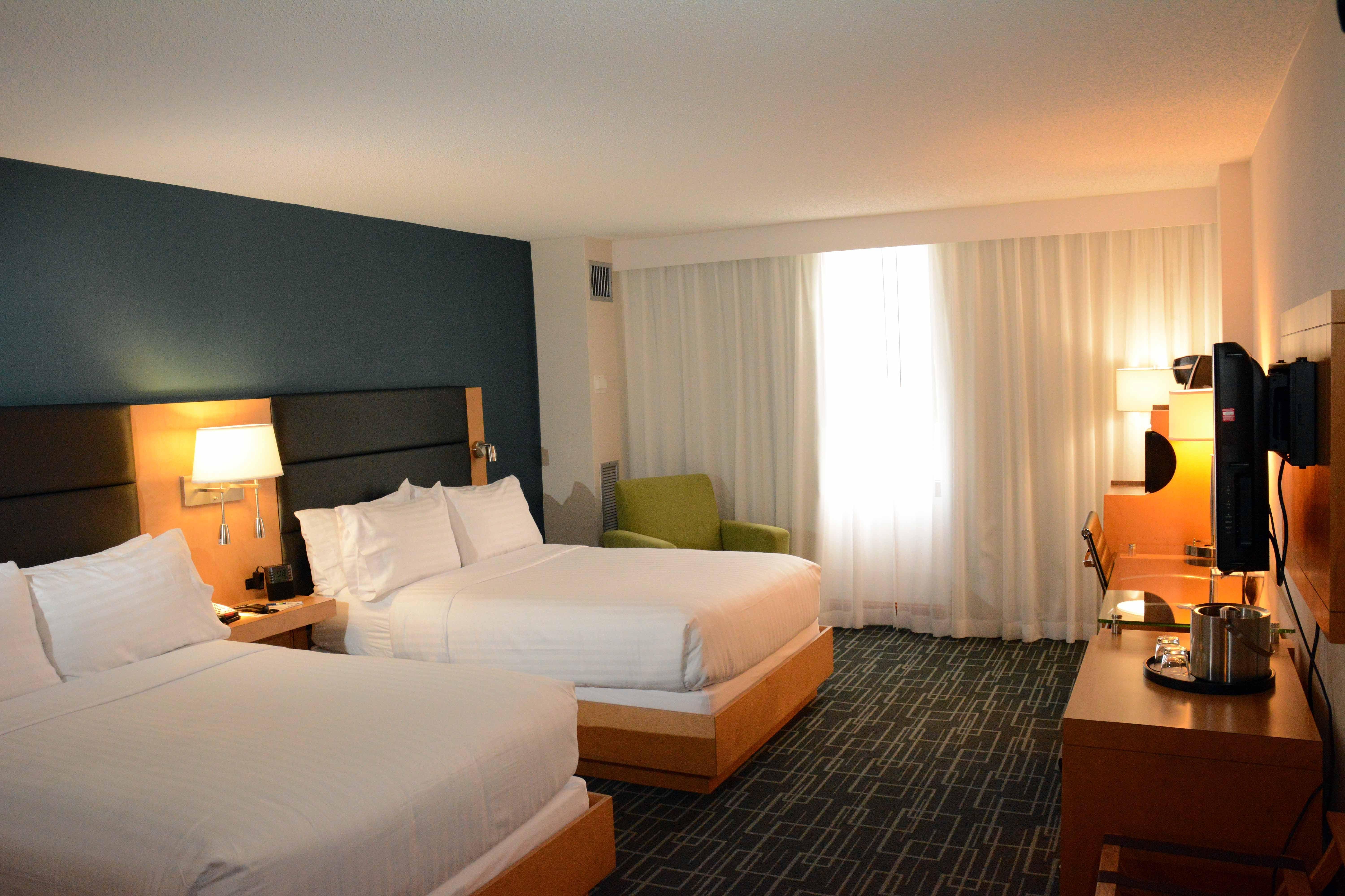 Holiday Inn Express Stamford, An Ihg Hotel Экстерьер фото
