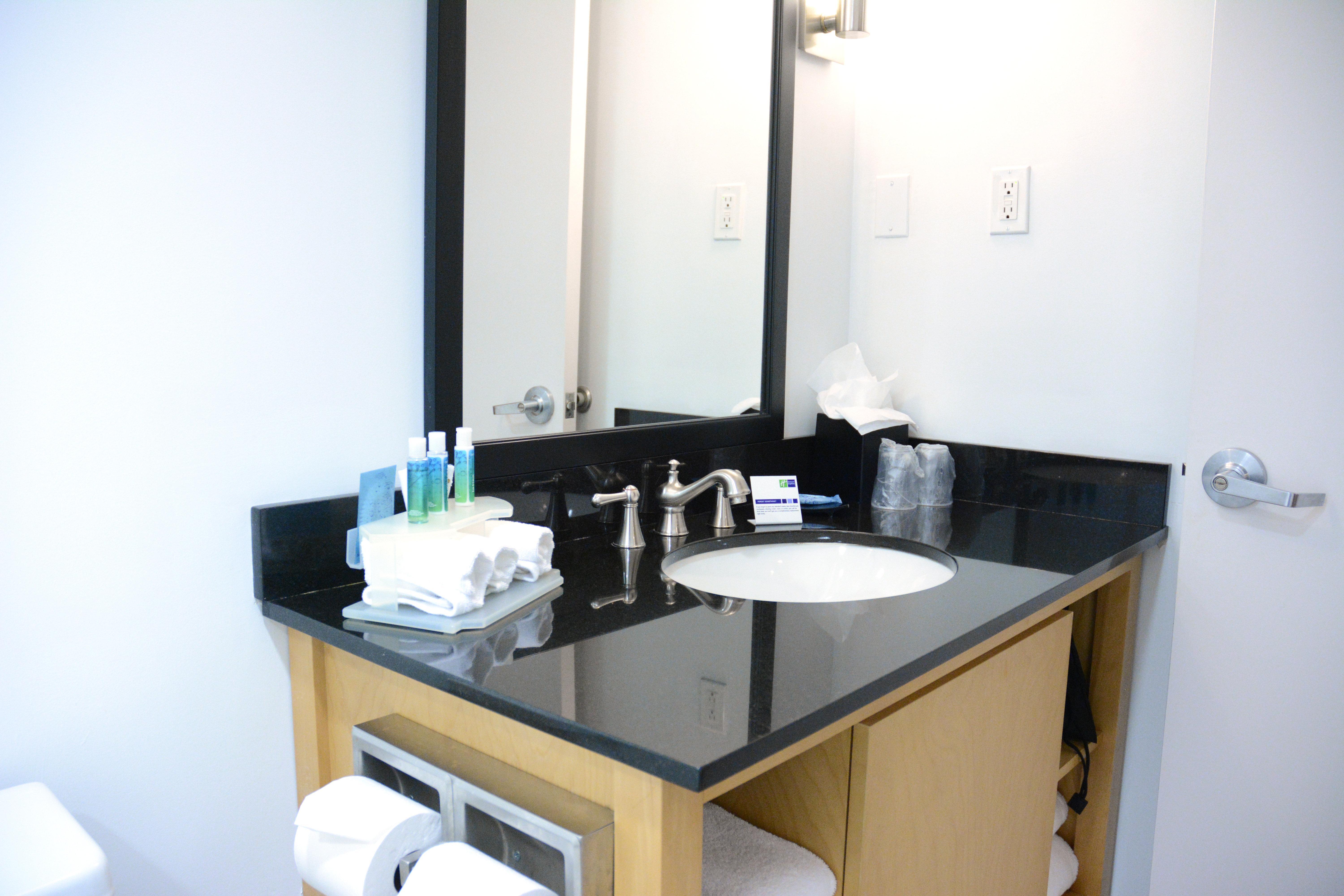 Holiday Inn Express Stamford, An Ihg Hotel Экстерьер фото