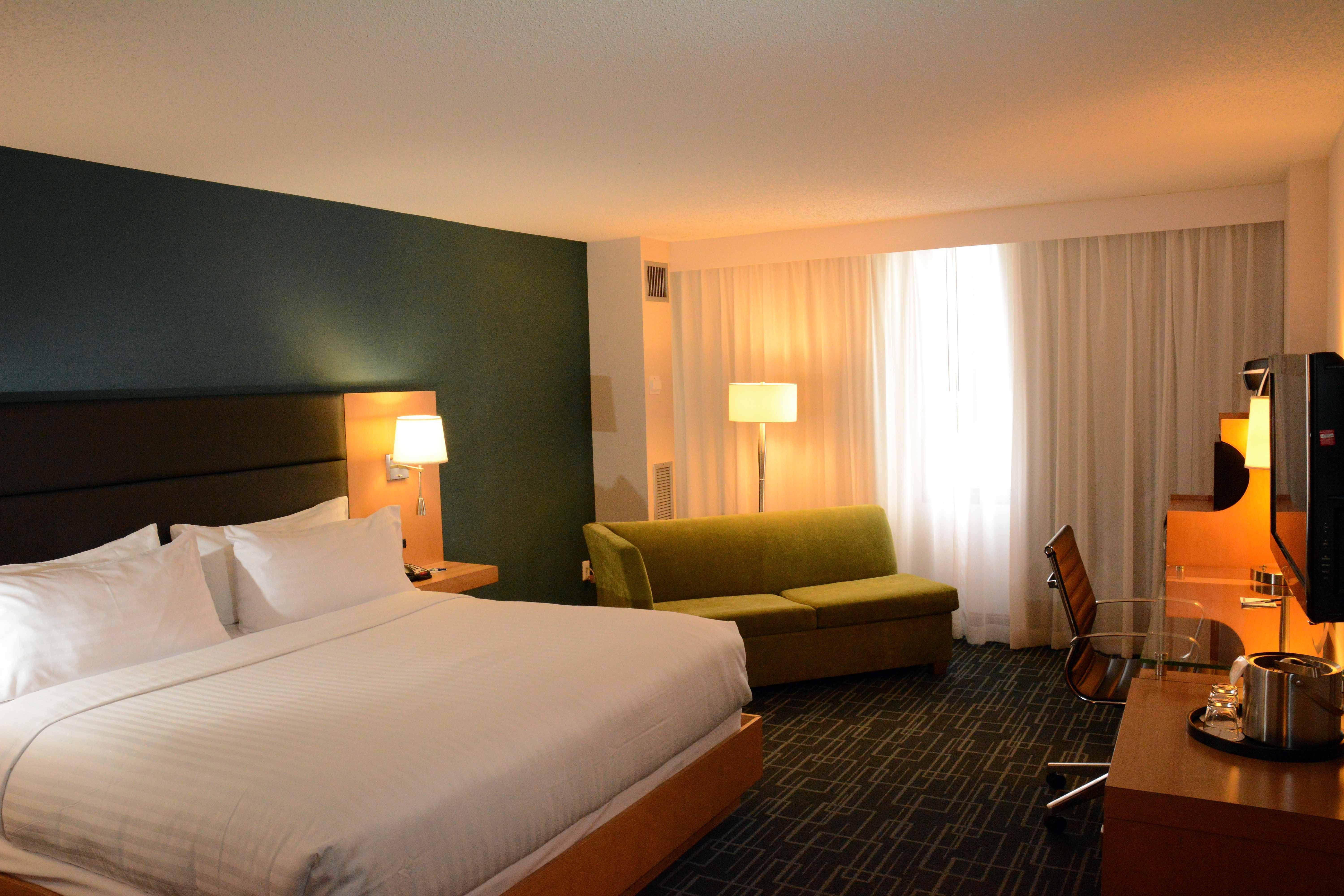 Holiday Inn Express Stamford, An Ihg Hotel Экстерьер фото