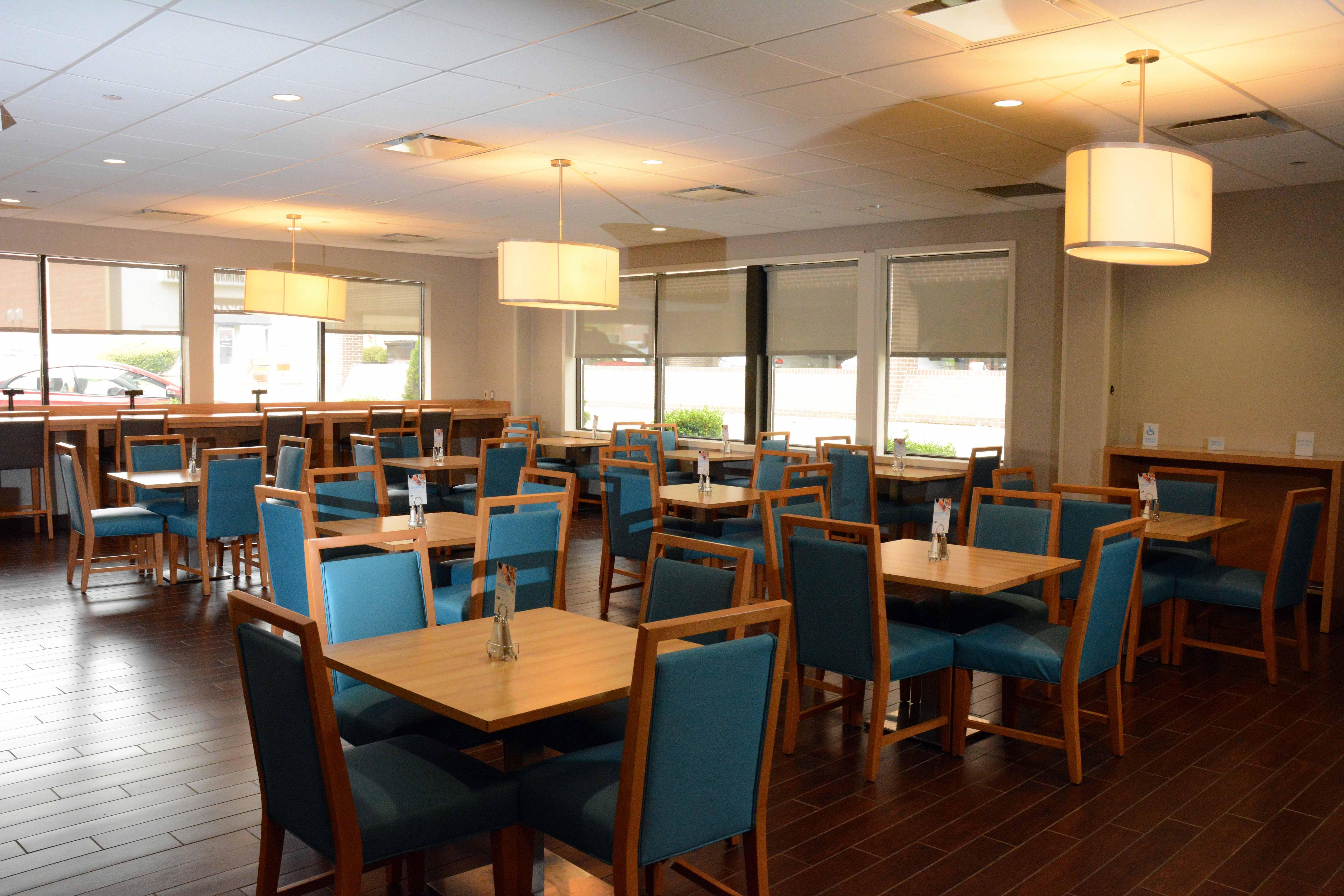 Holiday Inn Express Stamford, An Ihg Hotel Экстерьер фото