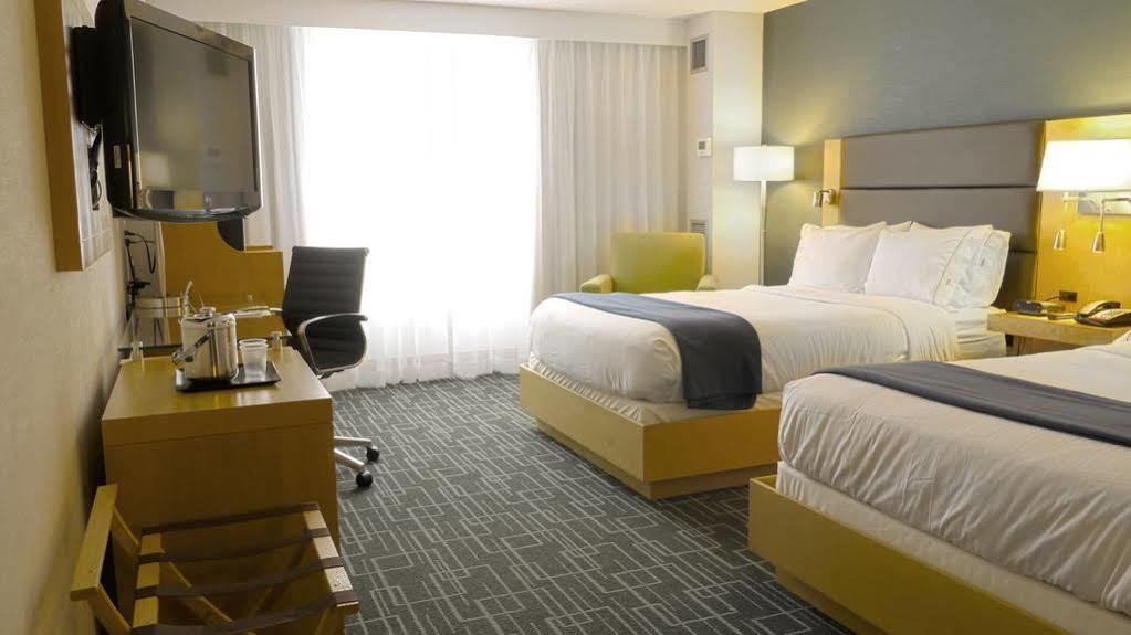 Holiday Inn Express Stamford, An Ihg Hotel Экстерьер фото