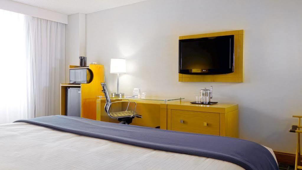 Holiday Inn Express Stamford, An Ihg Hotel Экстерьер фото